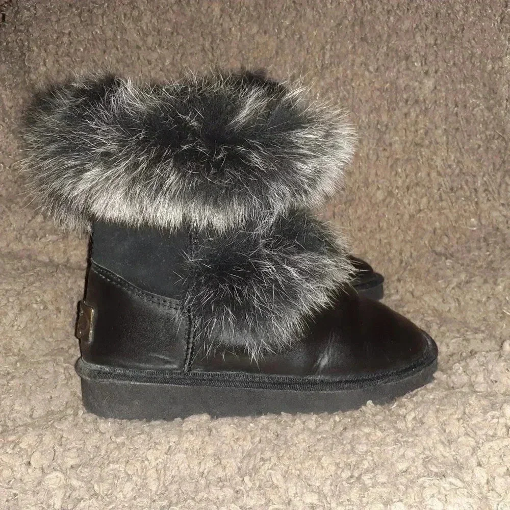 AUABP-Gracie-Black Leather Boots-Sheepskin Lining-Fox Fur Trim-Size 5-Excellent